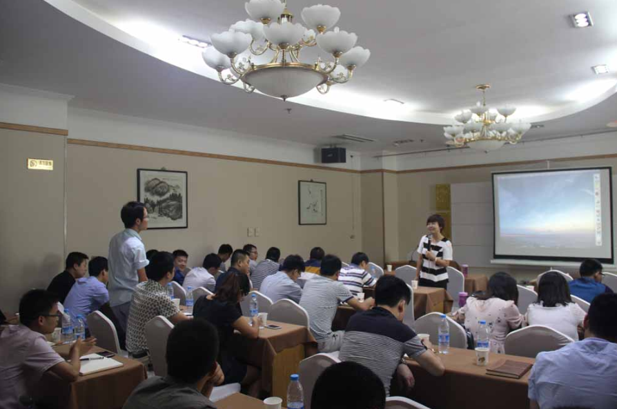 學(xué)習(xí)產(chǎn)品知識(shí)，深化銷售技巧，強(qiáng)化銷售禮儀